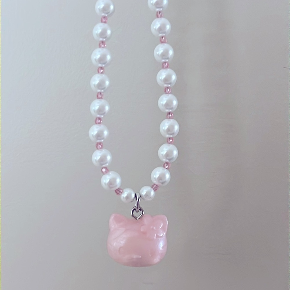 Tarina Tarantino x Hello Kitty Pink Head Bauble Pearl Necklace - Picture 2 of 14